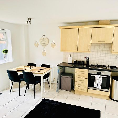 Harmony House 3 Bedroom New Build For Families, Contractors, Black Country Museum Sleeps 6 تيبتون المظهر الخارجي الصورة