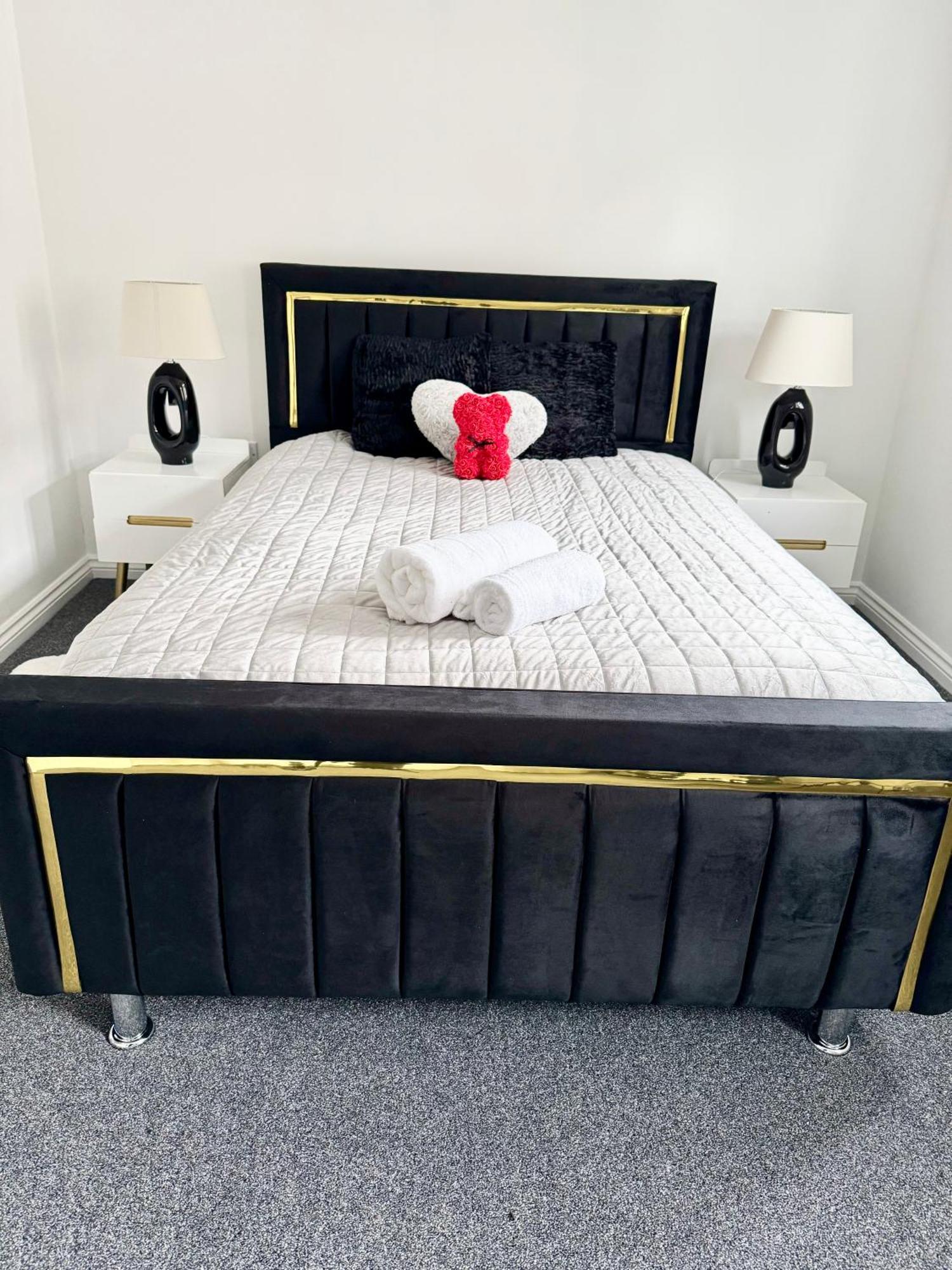 Harmony House 3 Bedroom New Build For Families, Contractors, Black Country Museum Sleeps 6 تيبتون المظهر الخارجي الصورة