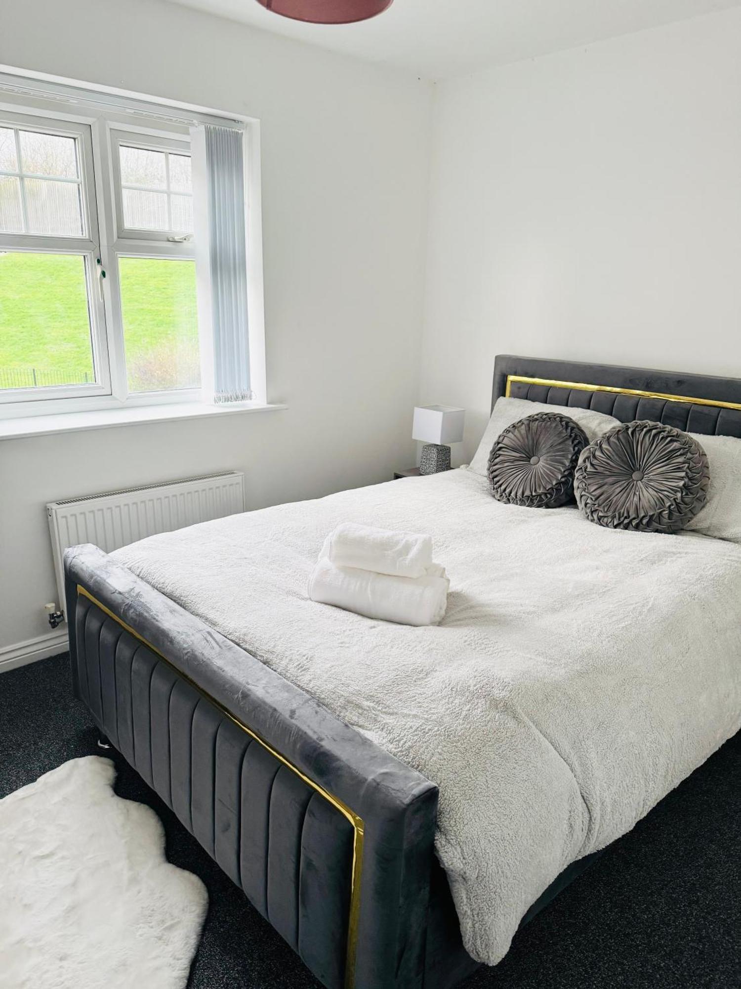 Harmony House 3 Bedroom New Build For Families, Contractors, Black Country Museum Sleeps 6 تيبتون المظهر الخارجي الصورة
