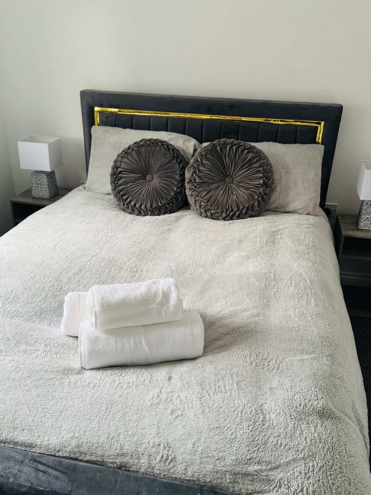 Harmony House 3 Bedroom New Build For Families, Contractors, Black Country Museum Sleeps 6 تيبتون المظهر الخارجي الصورة