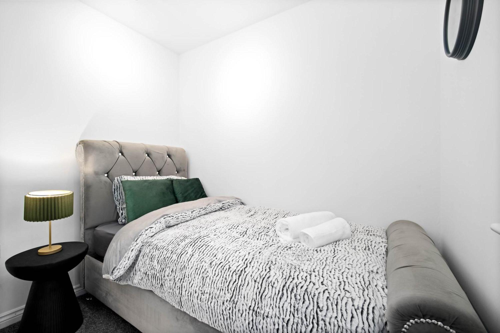 Harmony House 3 Bedroom New Build For Families, Contractors, Black Country Museum Sleeps 6 تيبتون المظهر الخارجي الصورة